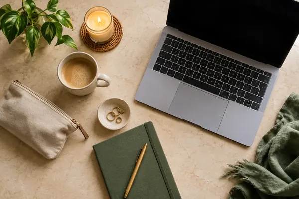 Catálogo en construcción: foto gratis sin copyright de tienda online y ecommerce