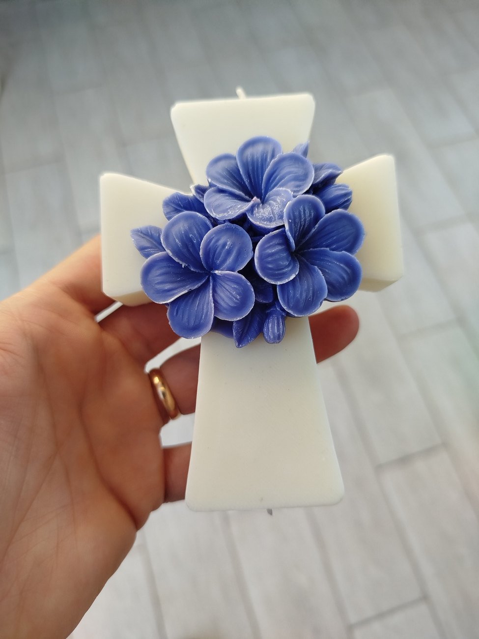 Vela Cruz con hortensia de Gotitas de Amor, foto 3